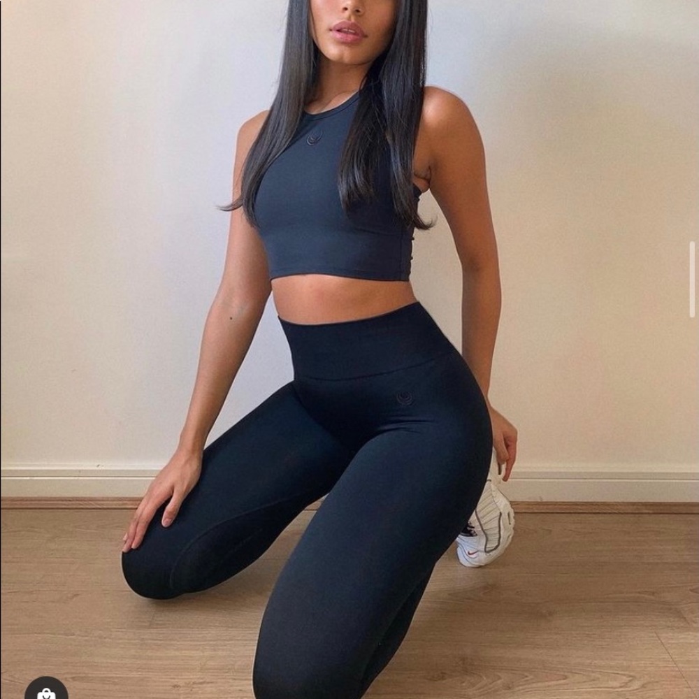 Lazuli Taylor Kate leggings.